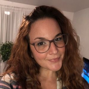 Meet your Posher, Hélène